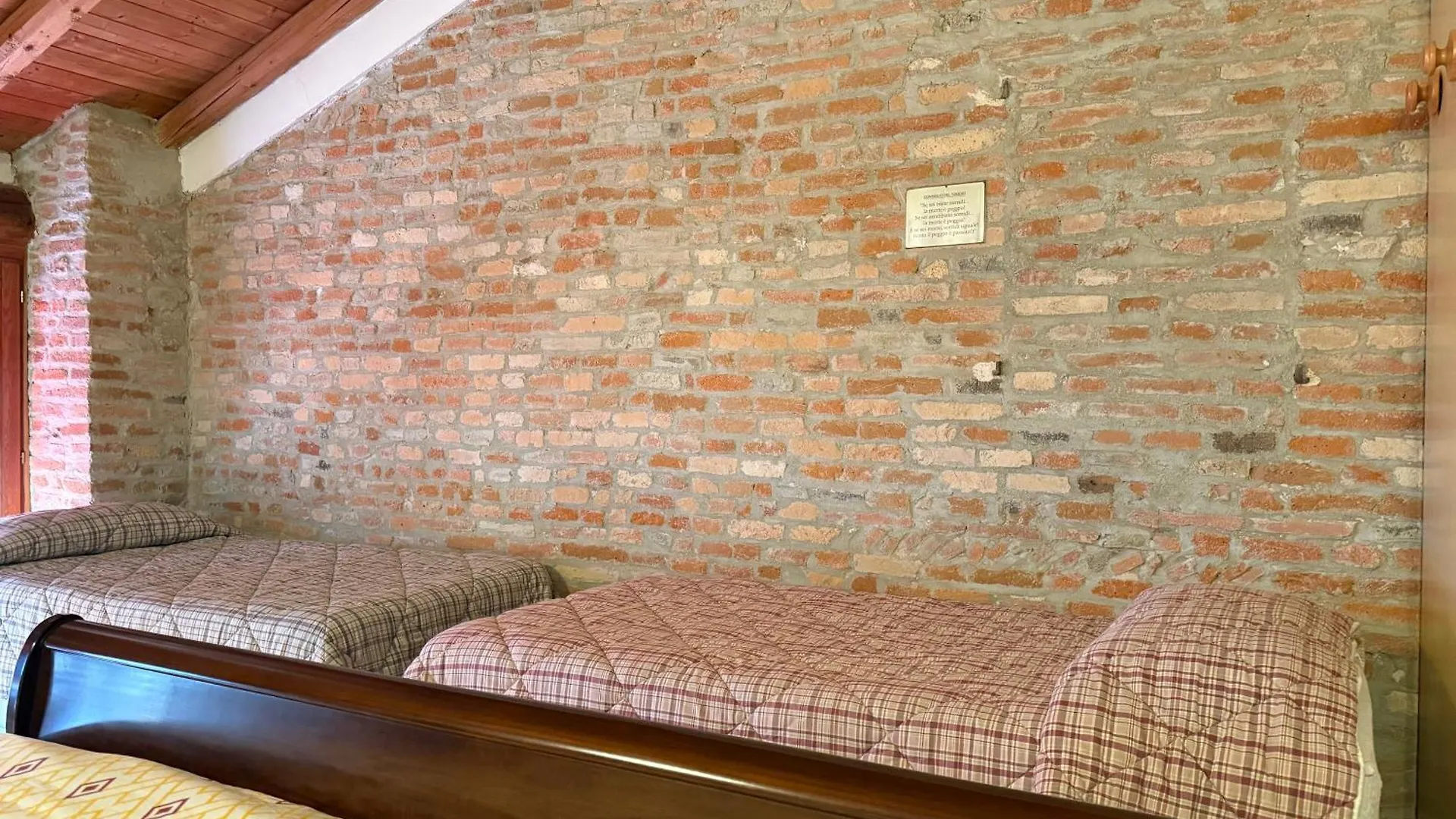 לינה וארוחת בוקר Salizzole Dd Clara Bed And Breakfast איטליה